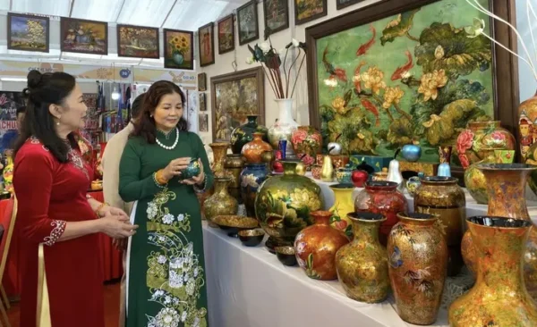 Ha Thai Lacquer Village